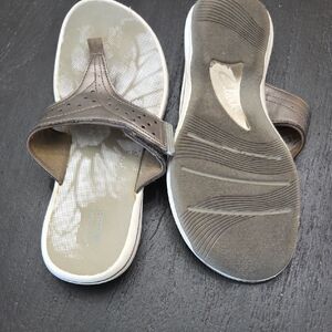 Clarks Women's Tan Sandals